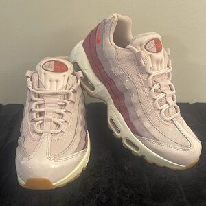 Wmns Air Max 95 'Barely Rose'
Nike / Sneakers / Air Max 95